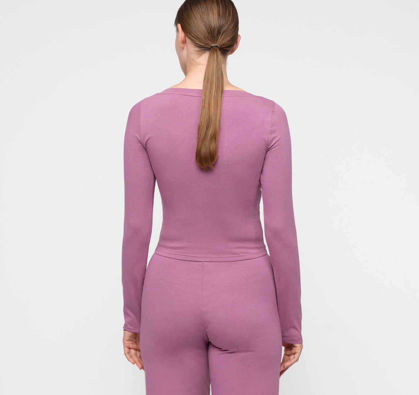 Everyday Scoop Neck Long Sleeve Tee