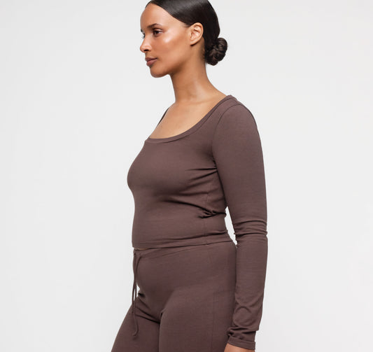 Everyday Scoop Neck Long Sleeve Tee