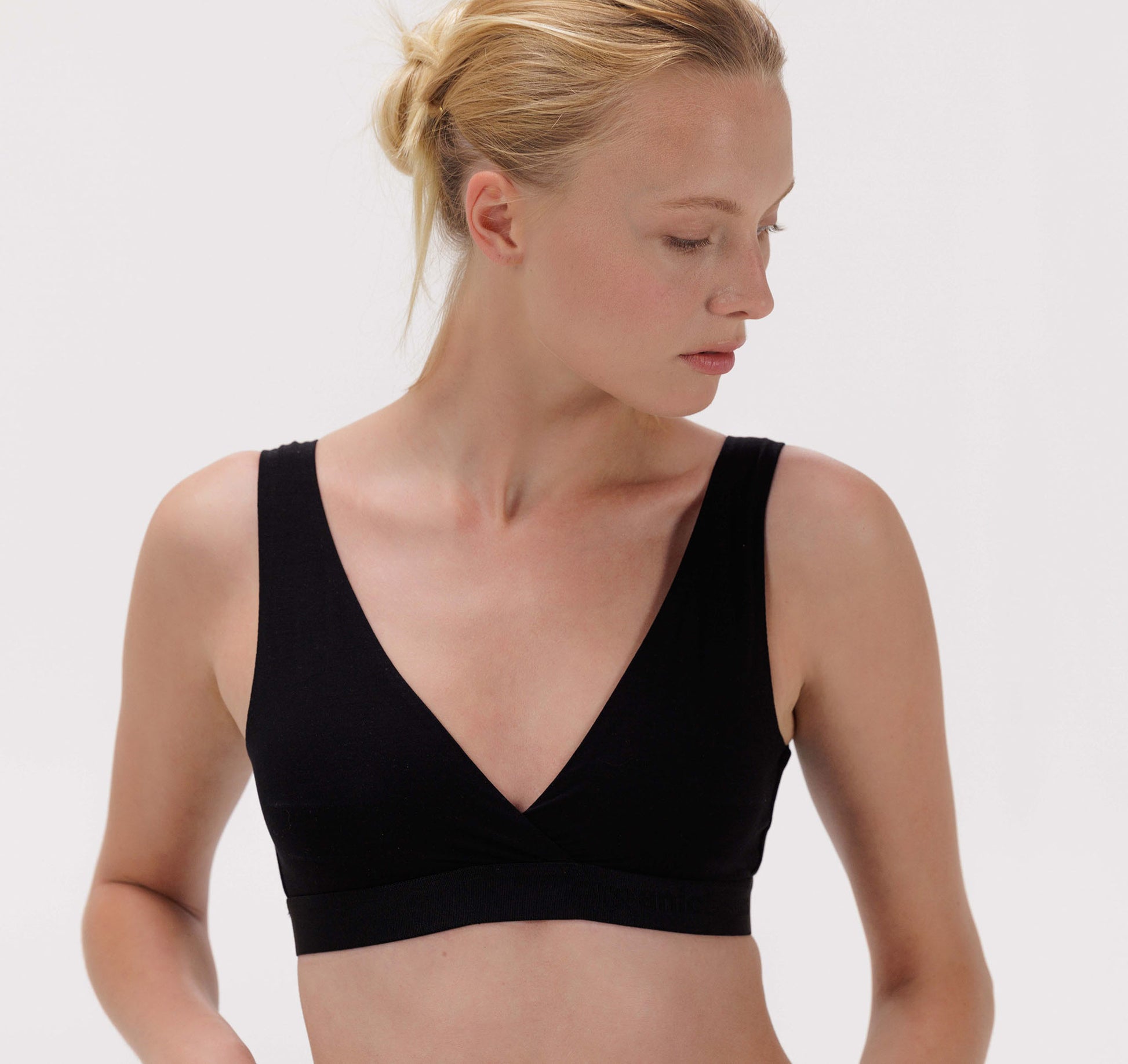 Cotton:On 2-pack seamless triangle bralettes in black