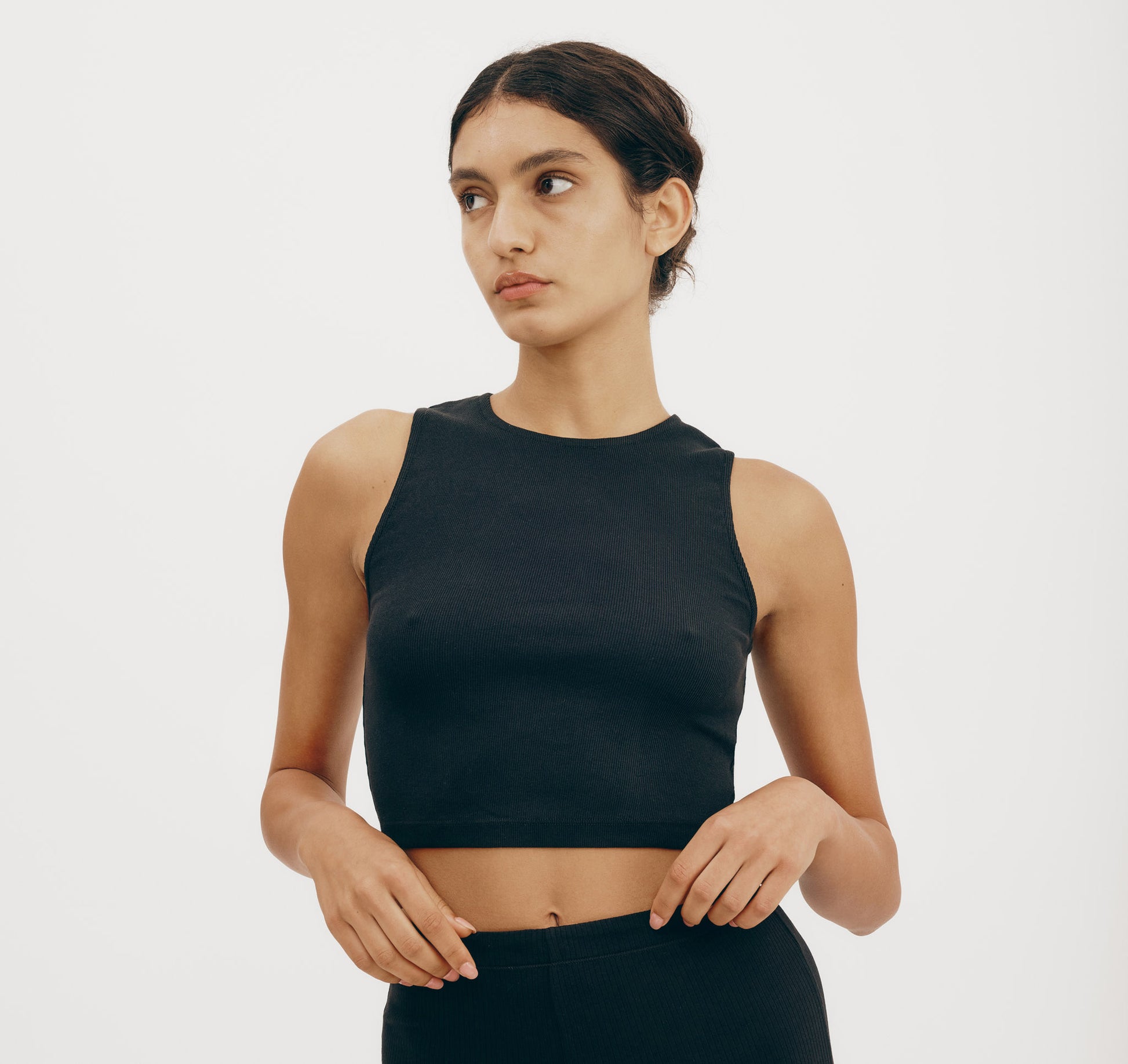 Check styling ideas for「Ribbed Cropped Sleeveless Bra Top」