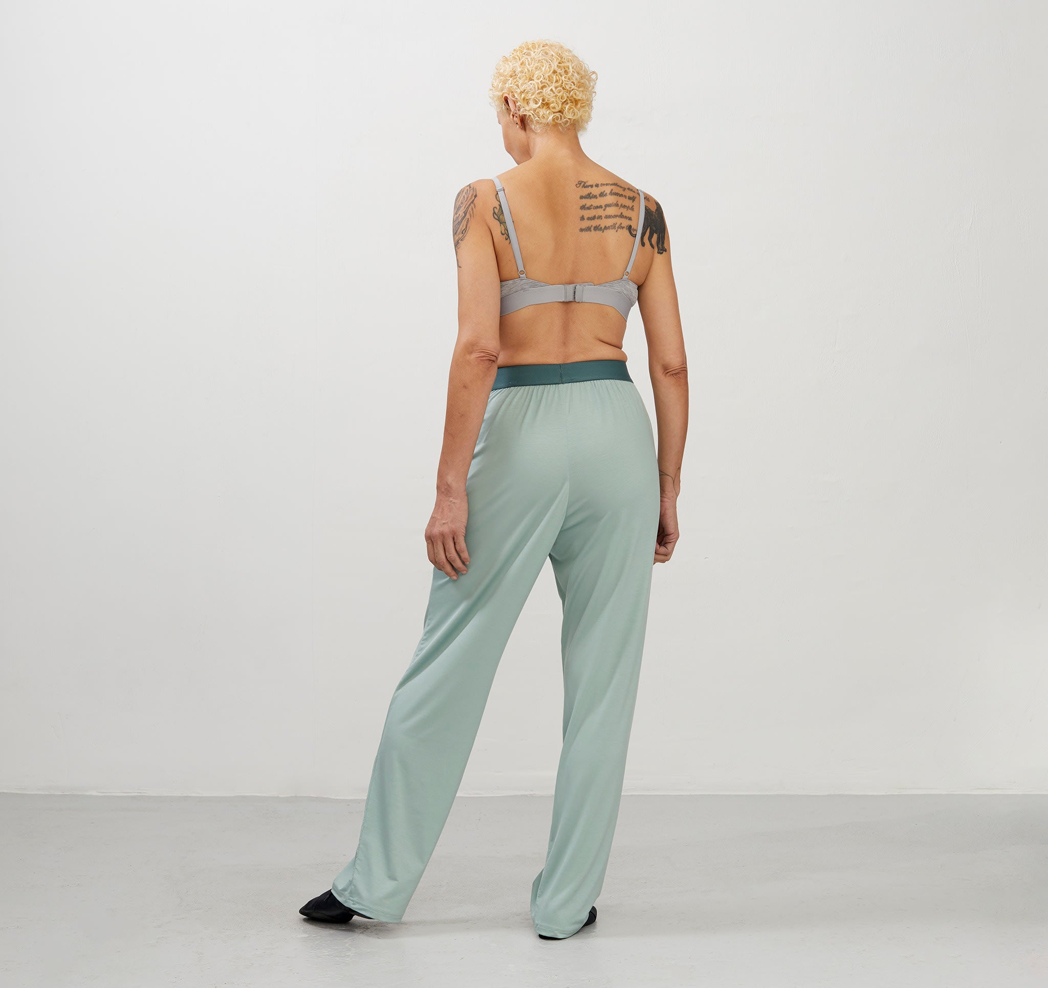 Women Green & Off-White Relaxed Tapered Fit Striped Cotton Peg Trousers at  Rs 295 | Women Trousers in New Delhi | ID: 24420383955